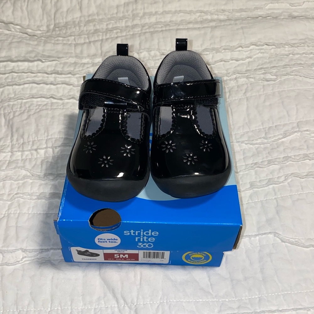 Little girl black dressy shoes